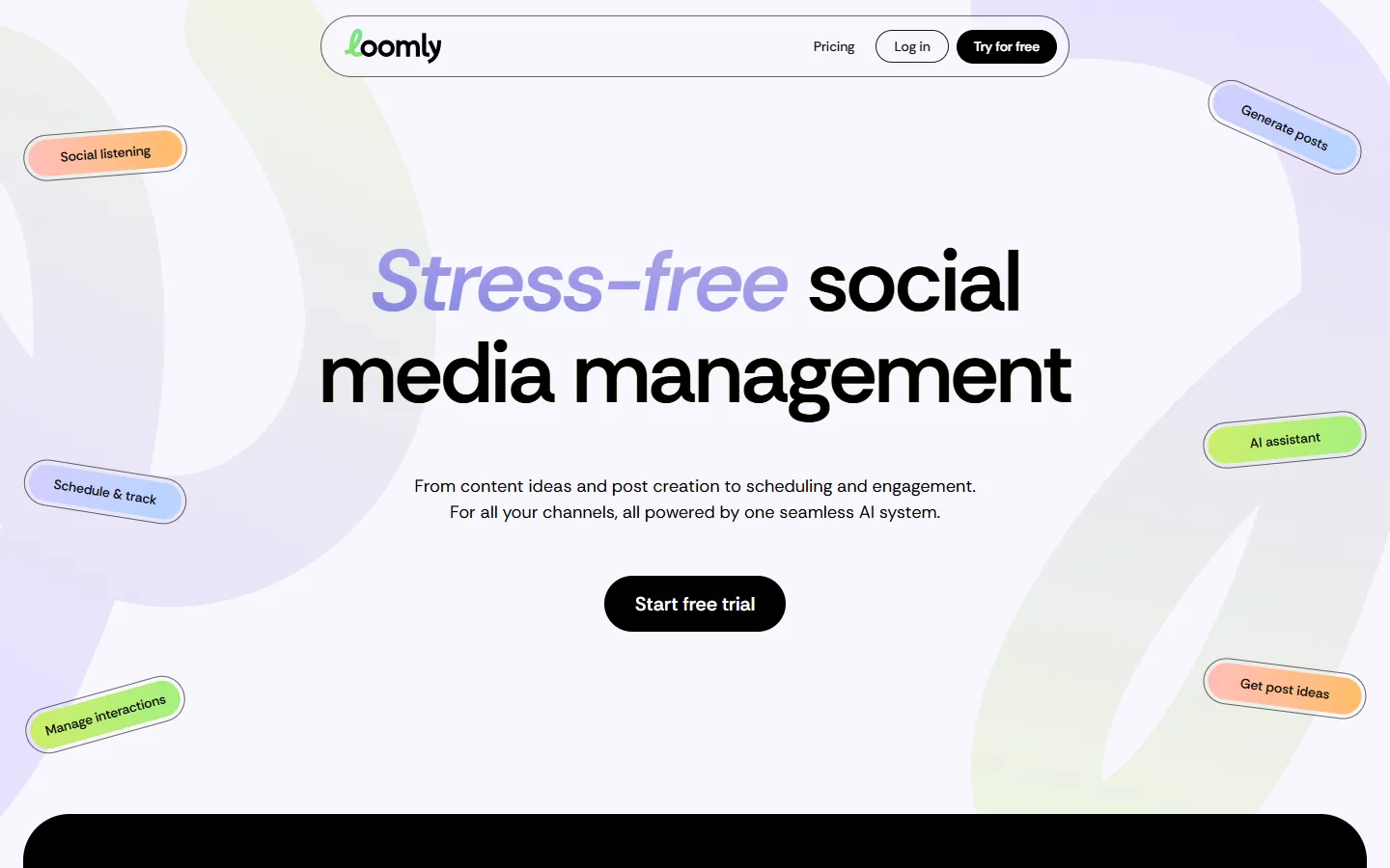 Loomly homepage presenting AI-assisted social media management